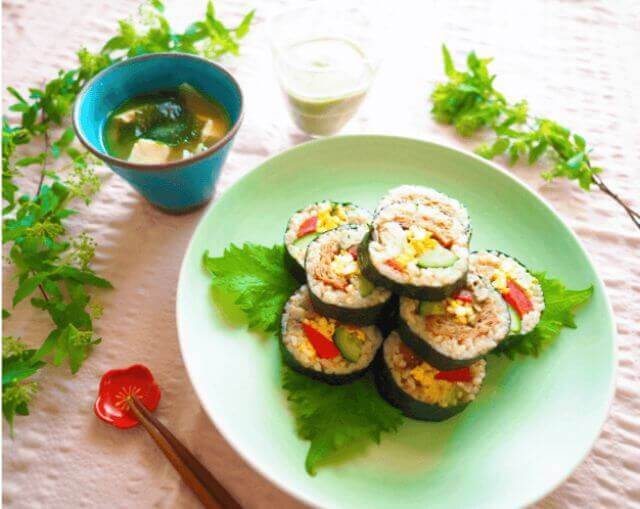 vegan roll sushi