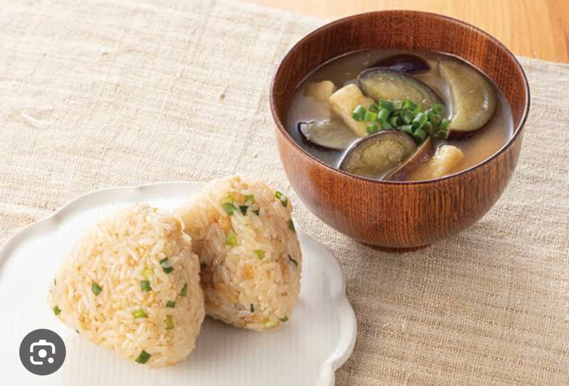 Onigiri and Miso soup with fun activities with children