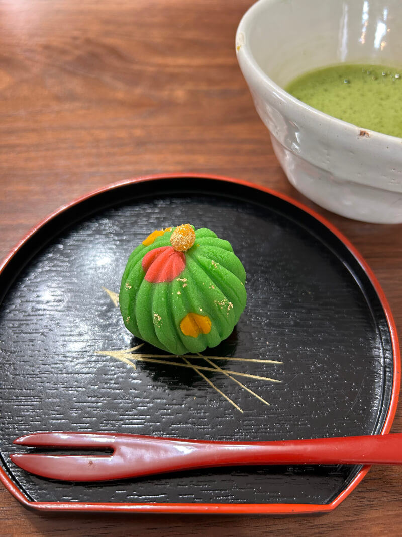  Enjoy Tea ceremony  （Table tea ceremony）and cook Japanese sweets!
