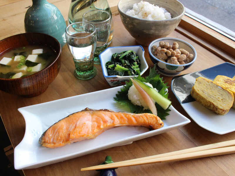 Make Japanese Breakfast with a Dashi Master Mom Experience 
〜the True Taste of Everyday Japan