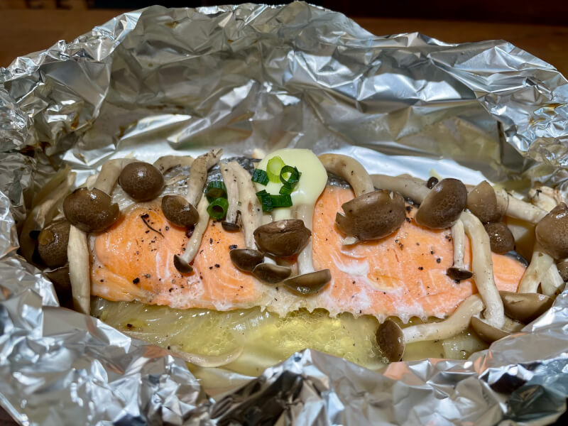 Let's enjoy eating and cooking delicious Japanese Teishoku(set meal): Roasted salmon in foil set meal