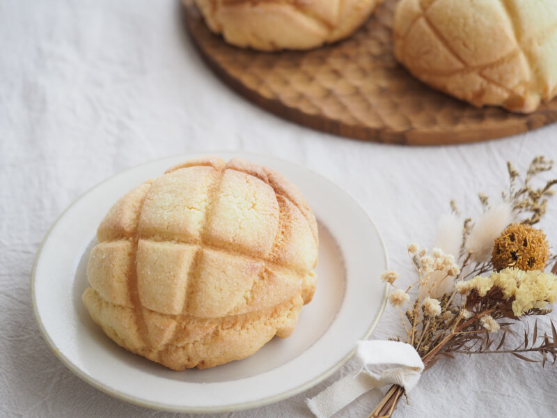 Baking your own Japanese fluffy breads!