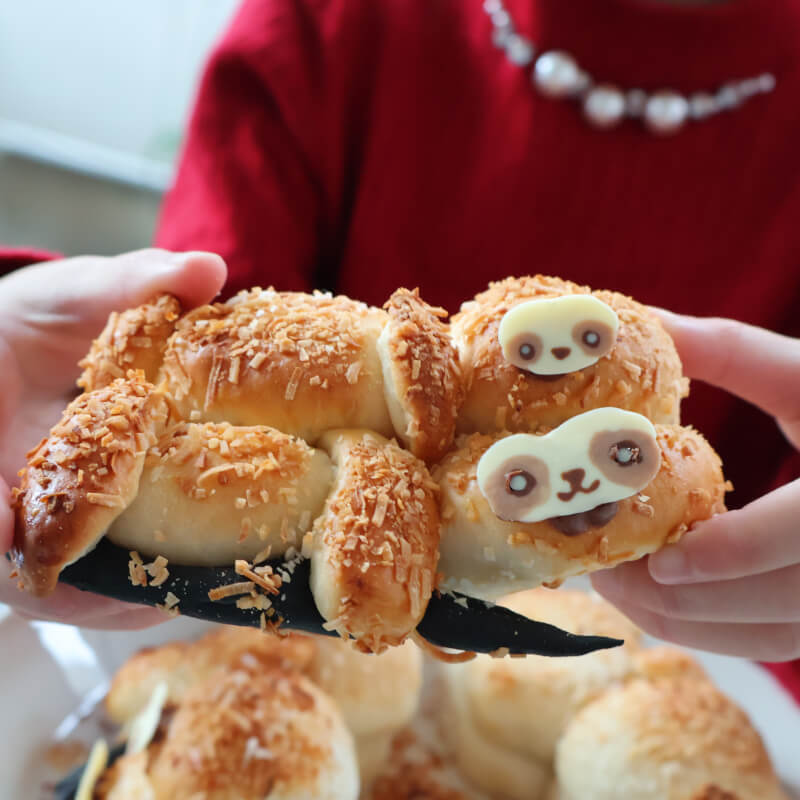 Sloth family pull-apart bread