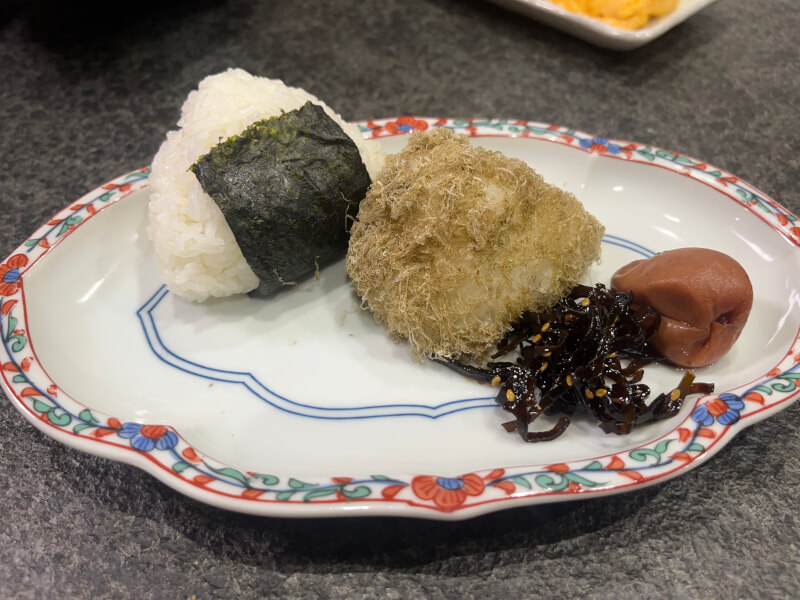 Let's have a relationship with rice balls in kanazawa.