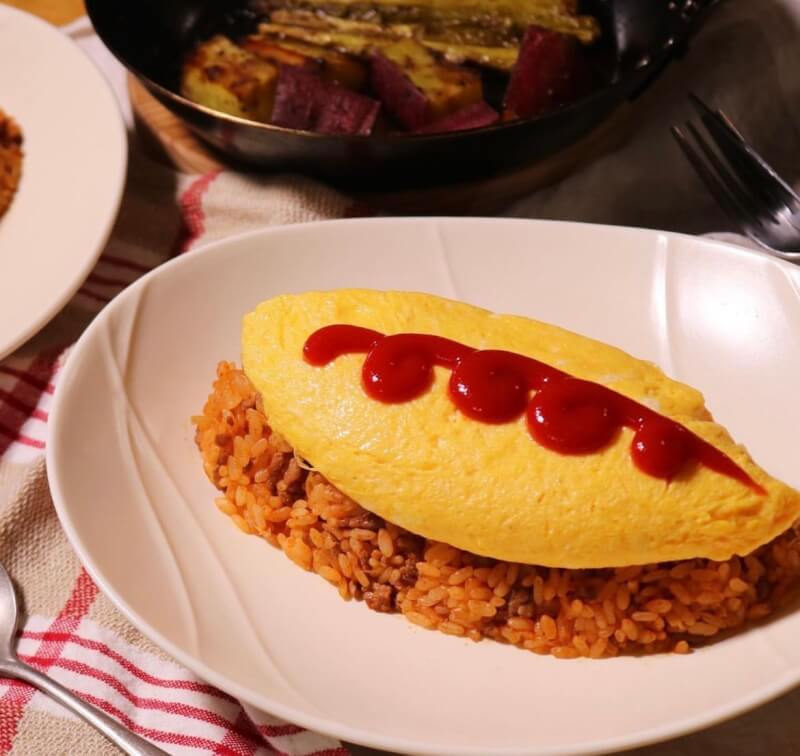 Cook Your Own Fluffy Homemade Omurice! 
