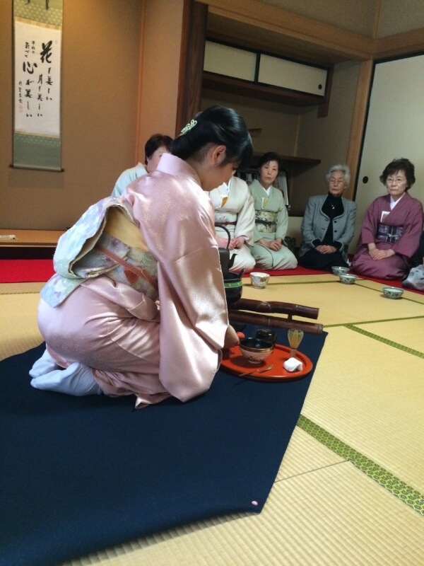  Tea ceremony at the foot of Mt. Fuji