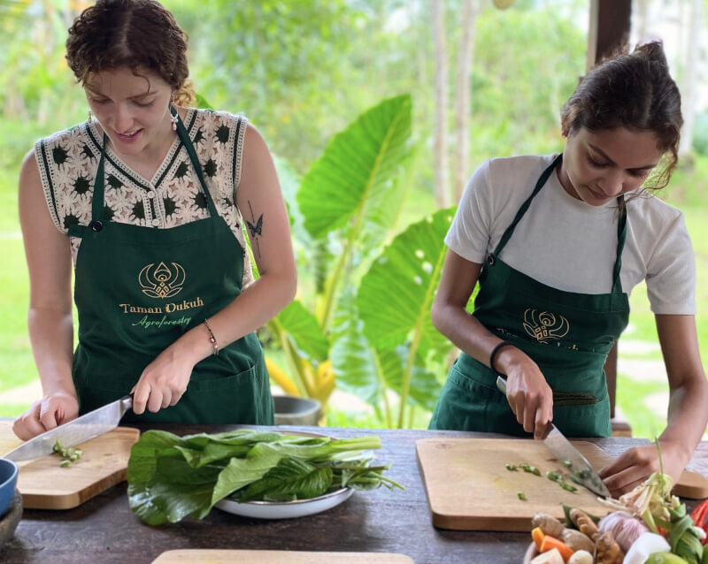 Hands-on Balinese cooking experience