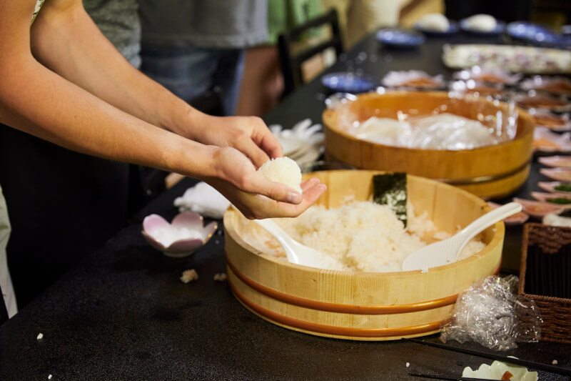 Onigiri & Inarizushi 【vegan acceptable】
Cooking experience at a temple lodge