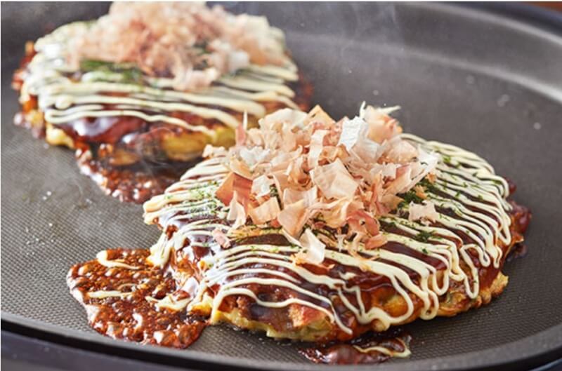 Let's cook home made okonomiyaki and yakisoba at Osaka or Kobe!