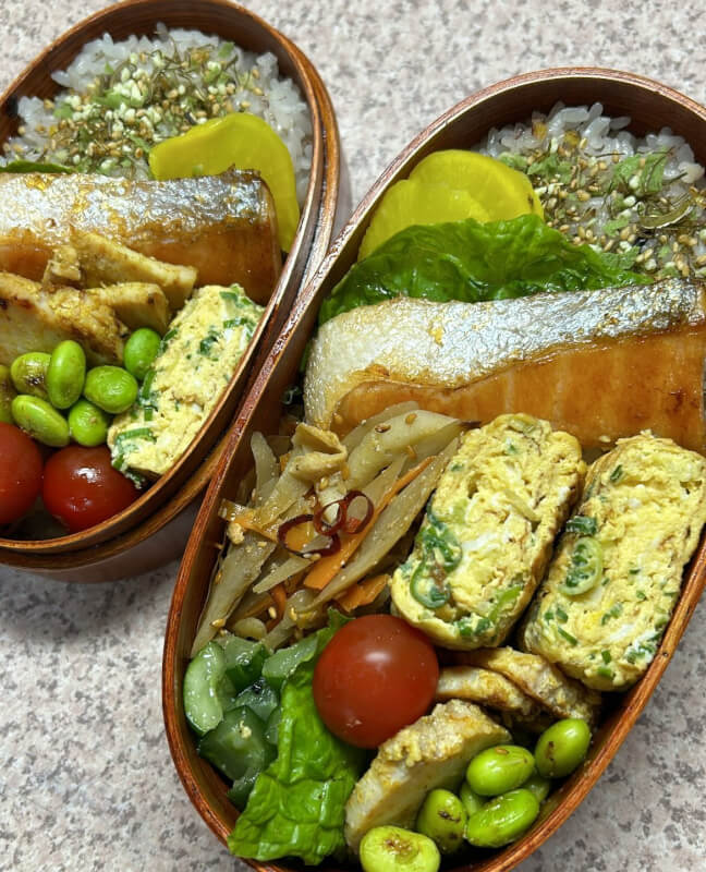 Making bento using Okayama's specialty products