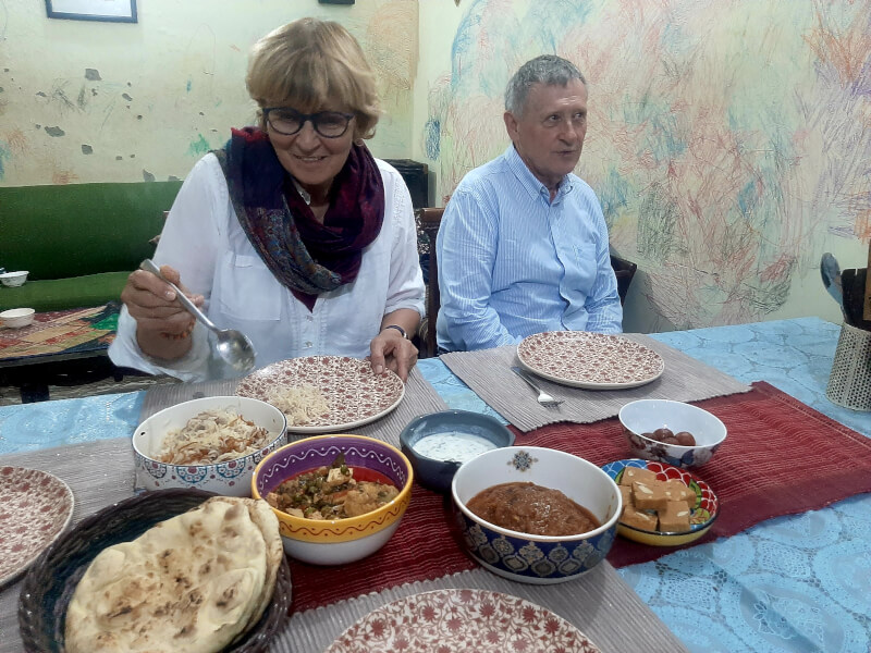 Sofia and Antoni, a couple of passionate cooks and kitchen experts.