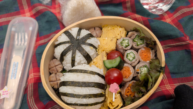 We will cook about three seasonal dishes. (One drink included)