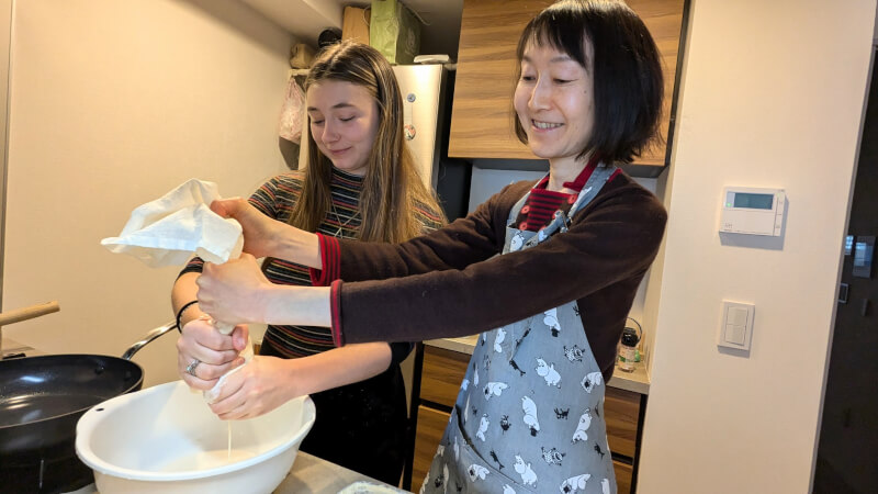 Tofu making, soy pulp and vegetable dishes