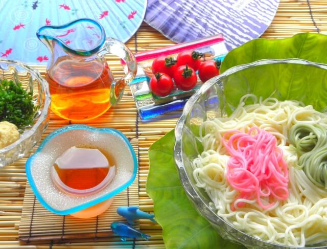 Flowing Cold Somen Noodles, Onigiri and 
Japanese Sweets, Mochi