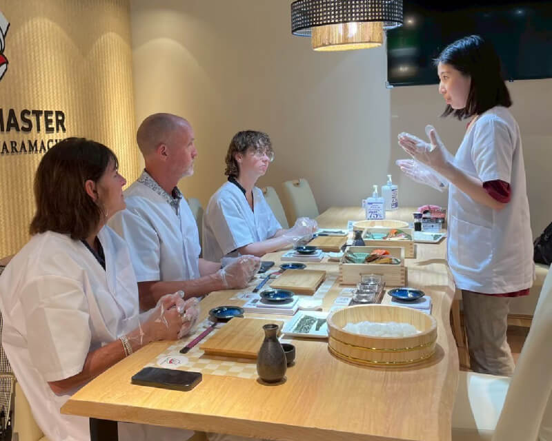 Let’s try making Sushi with your own hands!