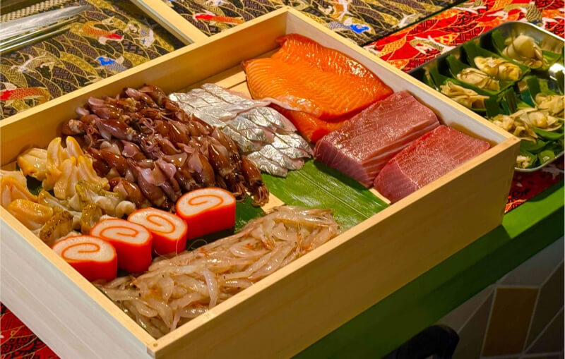 Enjoy fresh Japanese fish! Sushi making class!