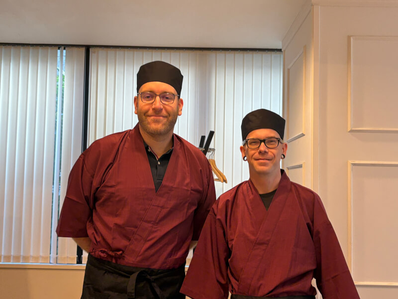 Change into work clothes “samue”