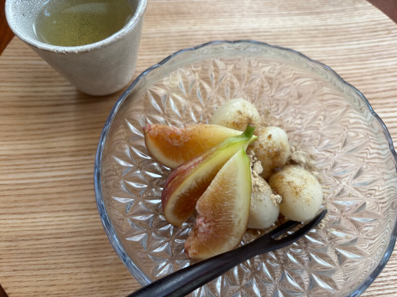 Seasonal bento made with traditional Japanese home cooking 
shiratama danngo and Roasted tea

