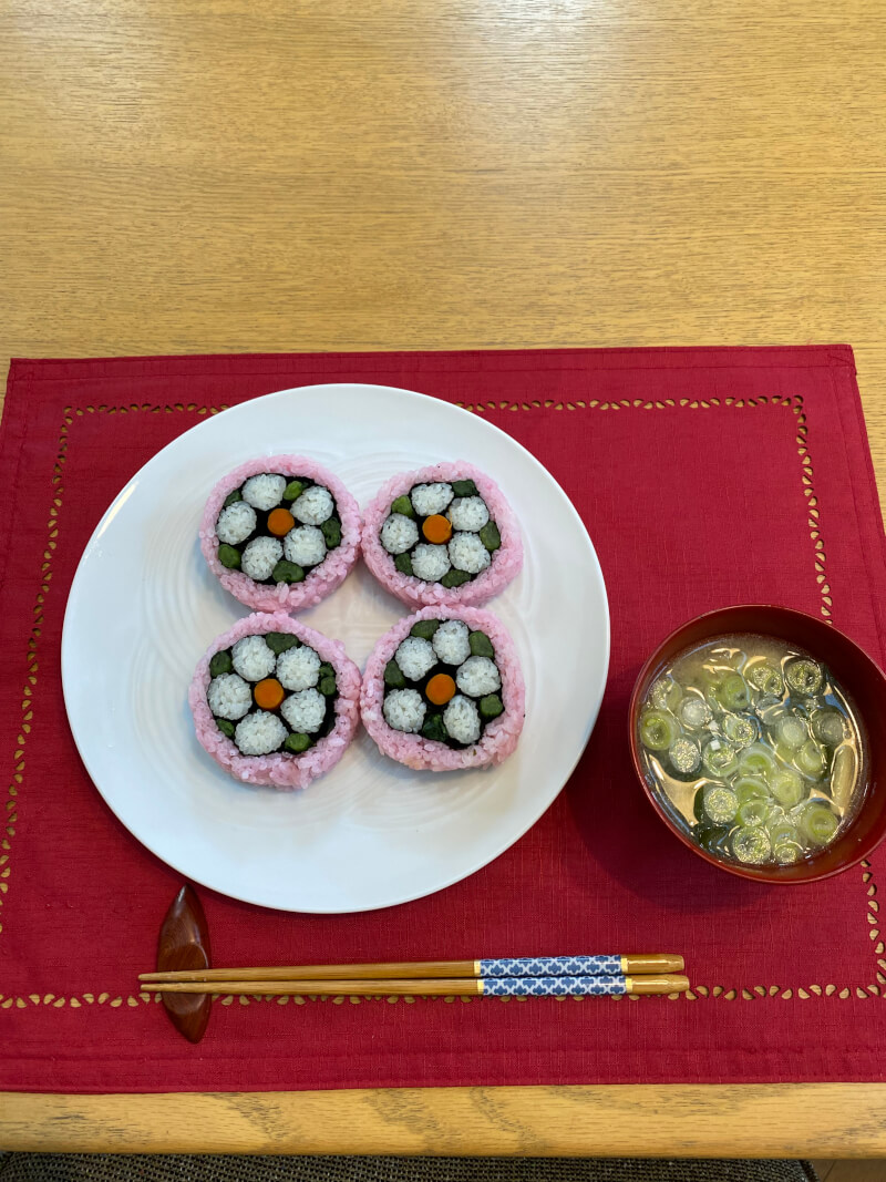 Making Miso soup 