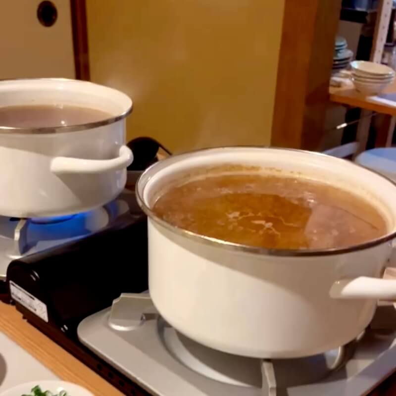 Cook 2 types of ramen soup