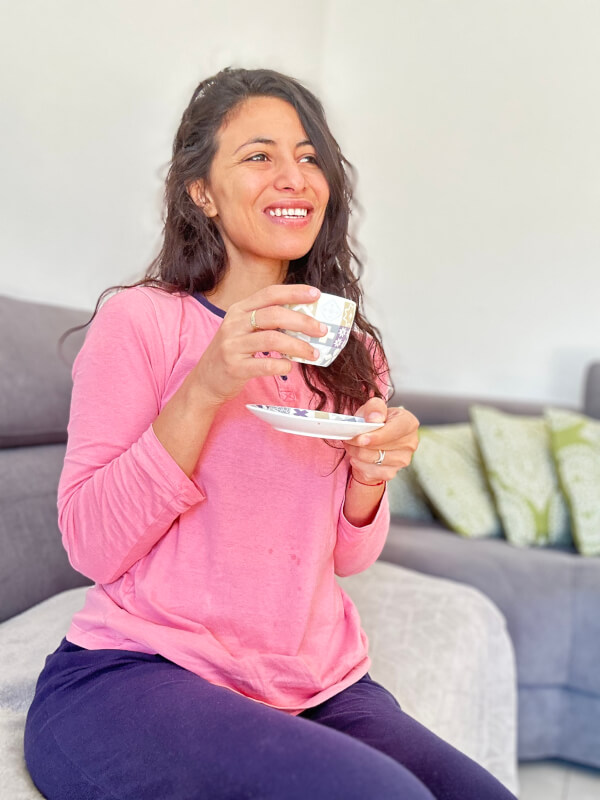 I will welcome u with fast coffee after I pick u from station or u can easy come by urself direction home is only 0 mint to my appartment 