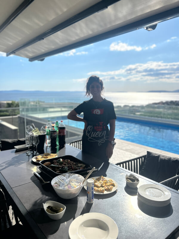 We will seat and enjoying taste the food together 