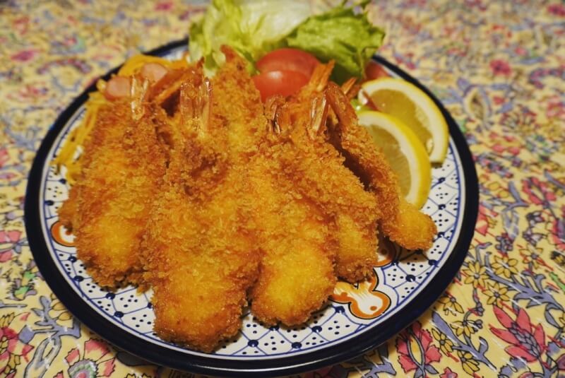 Egg Omelette Rice and Crespy Fried Shrimp @Shin Osaka area.
(OMU-RICE and EBI-FRY) 
