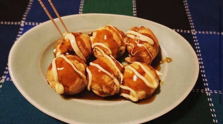 Experience making Osaka's famous TAKOYAKI at Shin Osaka area. 