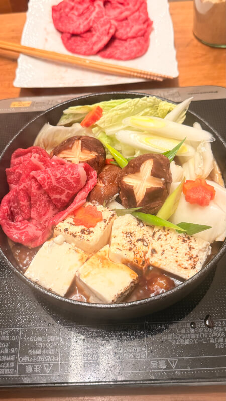 Let's make sukiyaki together and eat wagyu beef