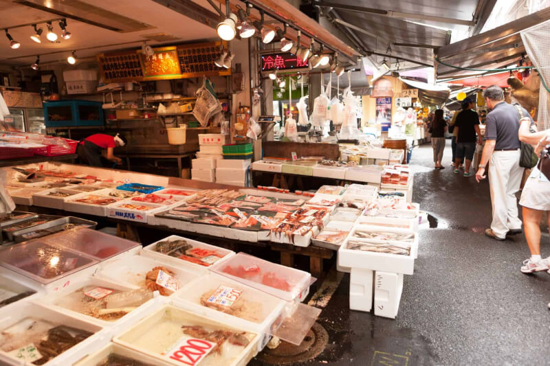Enjoy Tsukiji market tour for one hour