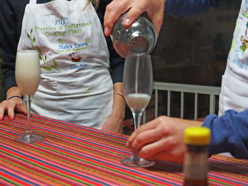 Shake & Sip: Authentic Pisco Sour & Passion Fruit Class in Lima