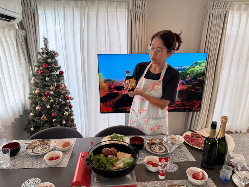 A5 Iga Wagyu Sukiyaki Experience with a Pro-Trained.
Enjoy rare A5 Iga Wagyu, donabe-cooked rice, and genuine Japanese hospitality in a welcoming Tokyo home.