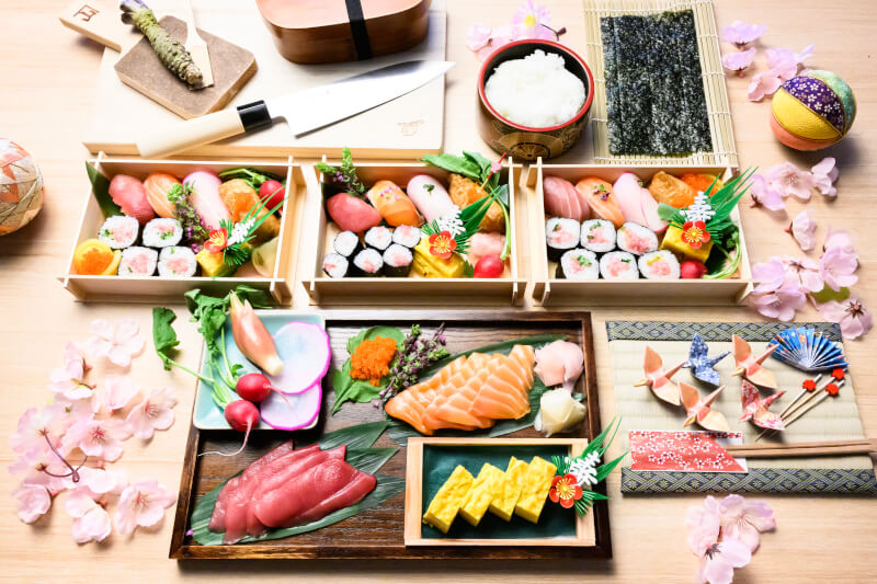 Sushi Bento Making & Tsukiji Market Insider Tour with Tuna Tasting