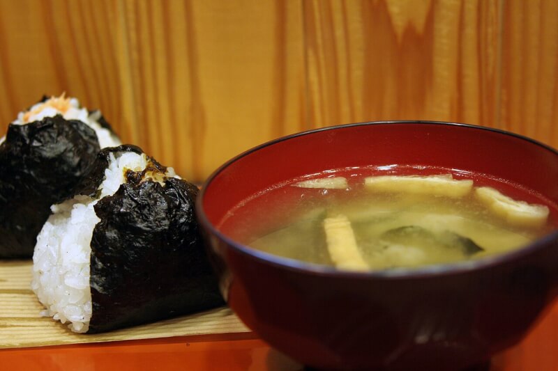 Online Japanese Home Cooking with Uni: Onigiri, Miso Soup and Mealtime Culture