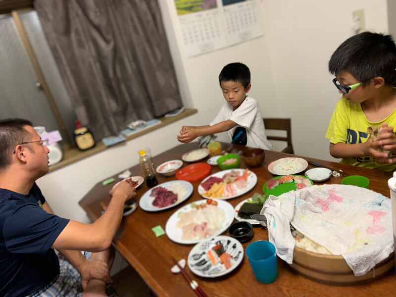 Hand-roll Your Own Sushi & Make Dashi Soup from Scratch! Family Cooking Class in Shinagawa