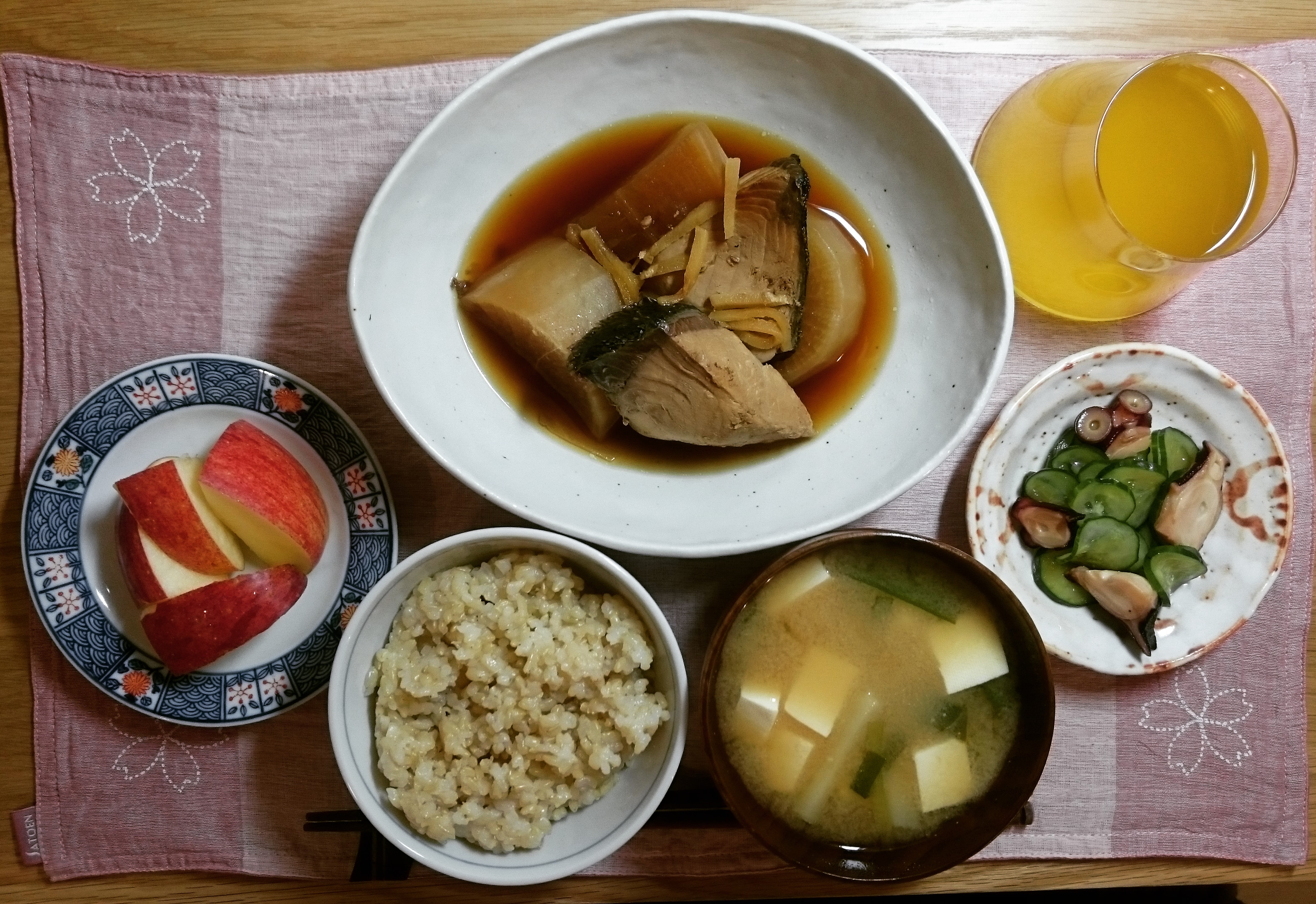 Japanese-style dishes (fish/chicken/pork/beef with some seasonal vegetables)