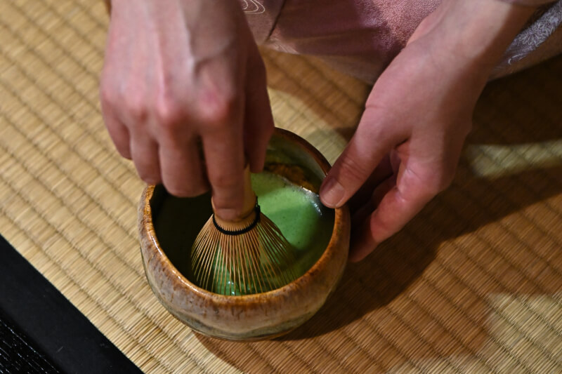 Experience a tea ceremony in an authentic tearoom, in Kyoto!