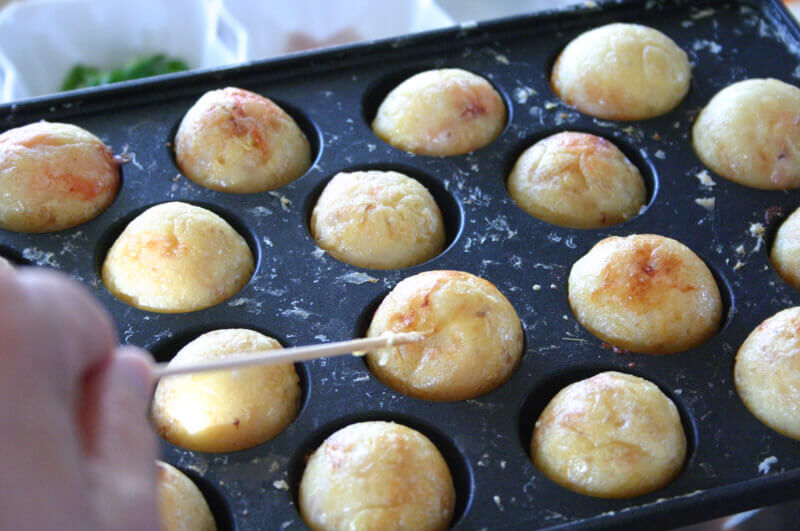 Takoyaki in home-cooking style