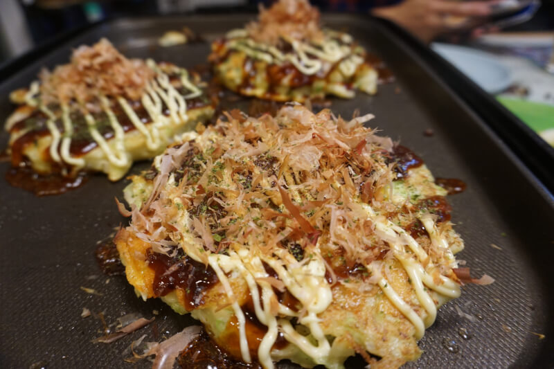 Okonomiyaki(Japanese pan cake)