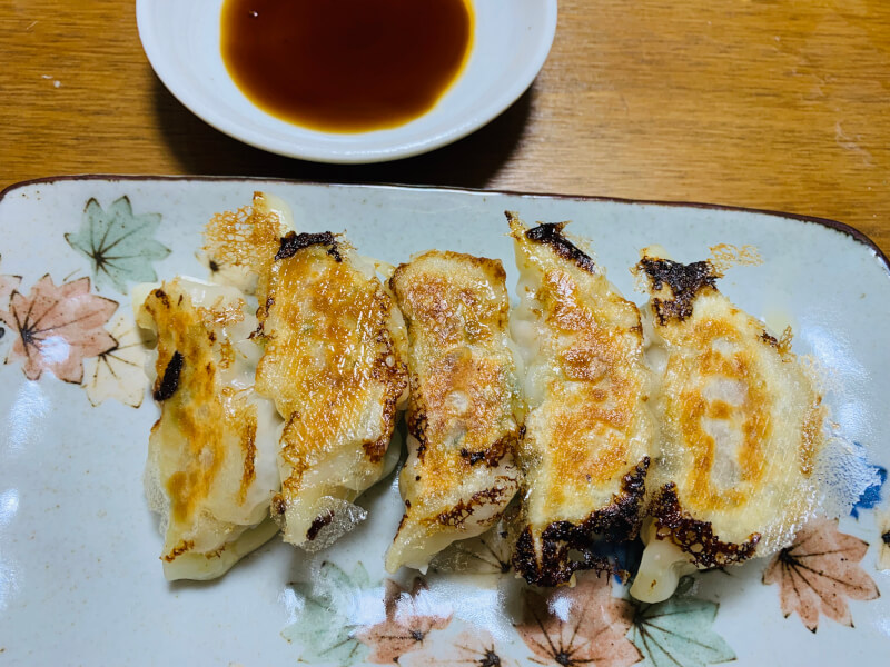 【Fried Gyoza Chinese dumpling is called ‘gyoza’ in Japan.Gyoza is also popular as home cooking(Pork or vegetarian)