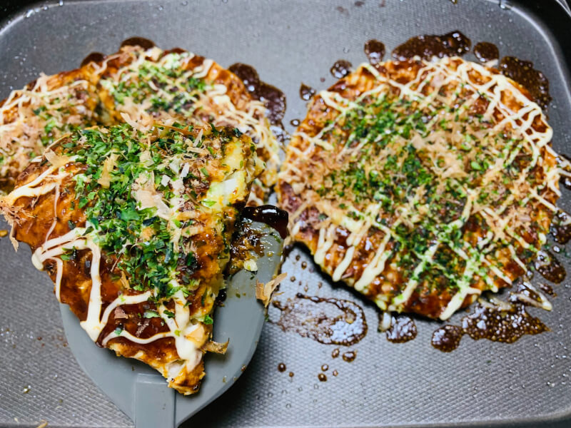 【Okonomiyaki and Gyoza】You can make two types of dishes: Okonomiyaki and Gyoza