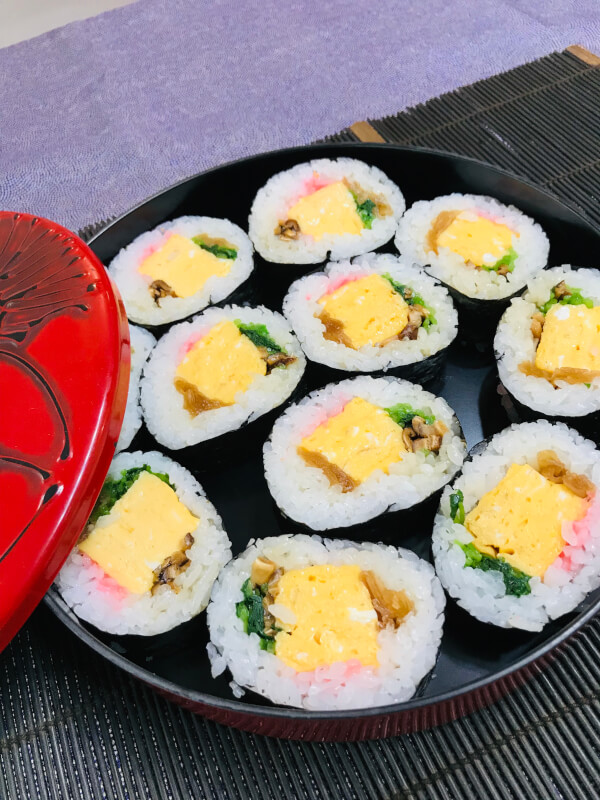 Let's make traditional sushi rolls!