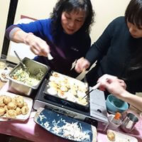 Eat your favorite [Takoyaki]!