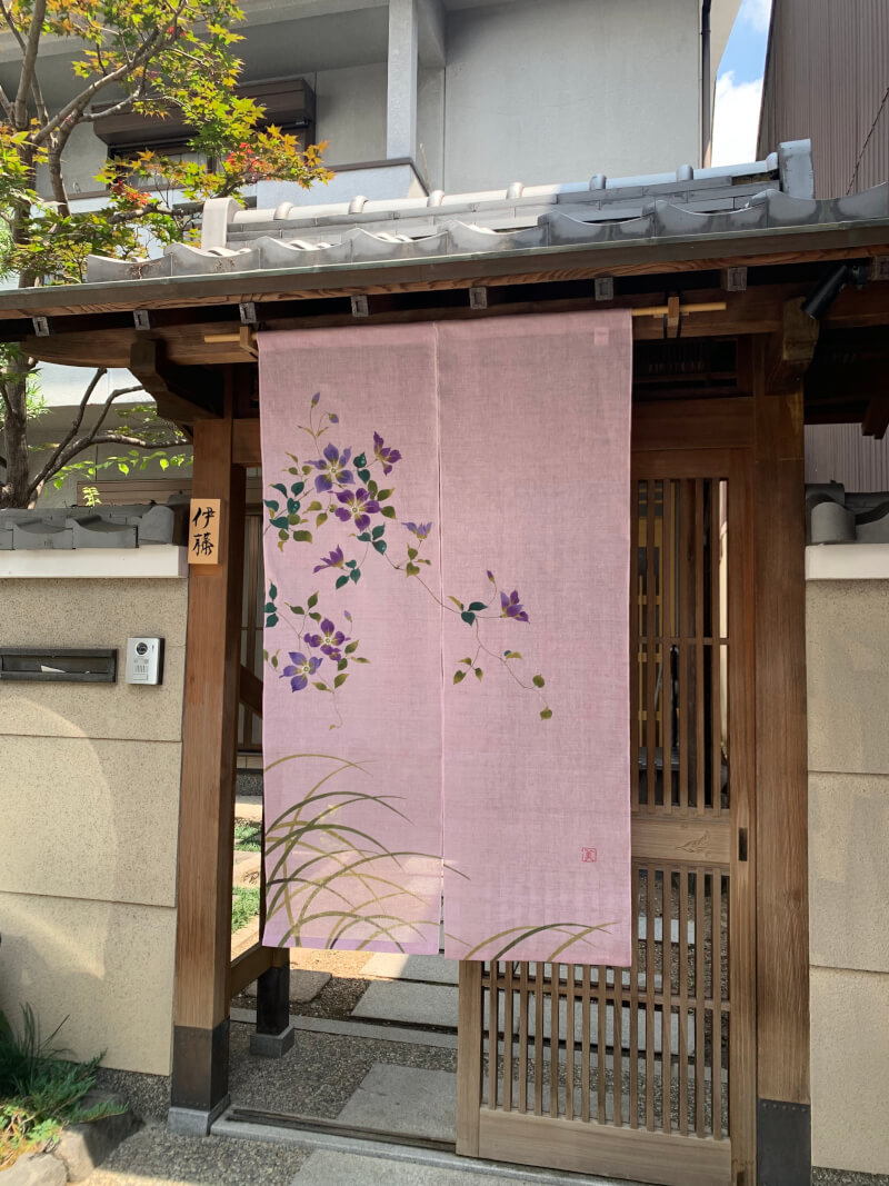 Authentic Tea Ceremony in Kimono with qualified teacher in the center of Kyoto