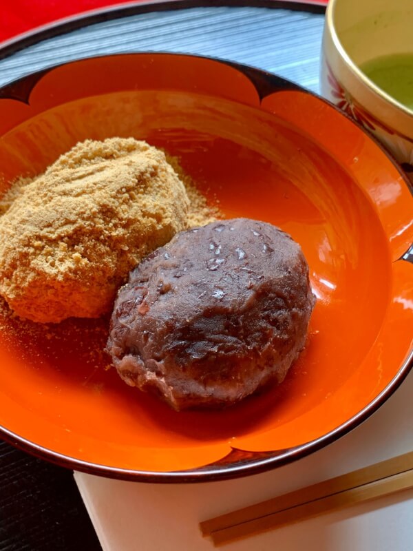 Ohagi（sticky rice cake coated in smashed sweet beans）and Tea Ceremony  