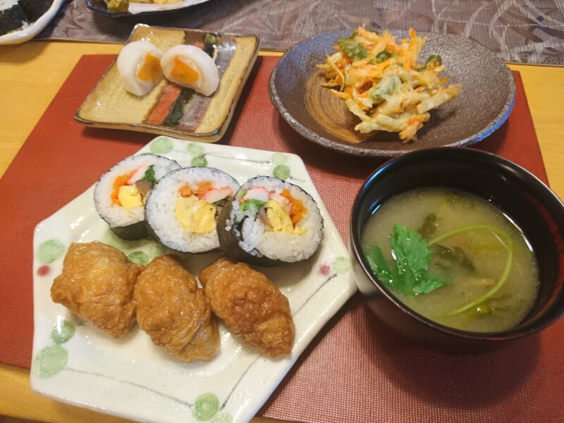 Roll Sushi, Kakiage tempura, and Fruit Daifuku(Mochi) Cooking Class