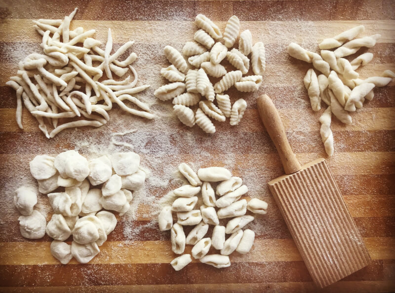 Online live cooking class: Hand made fresh pasta from scratch and  homemade Italian traditional sauce.