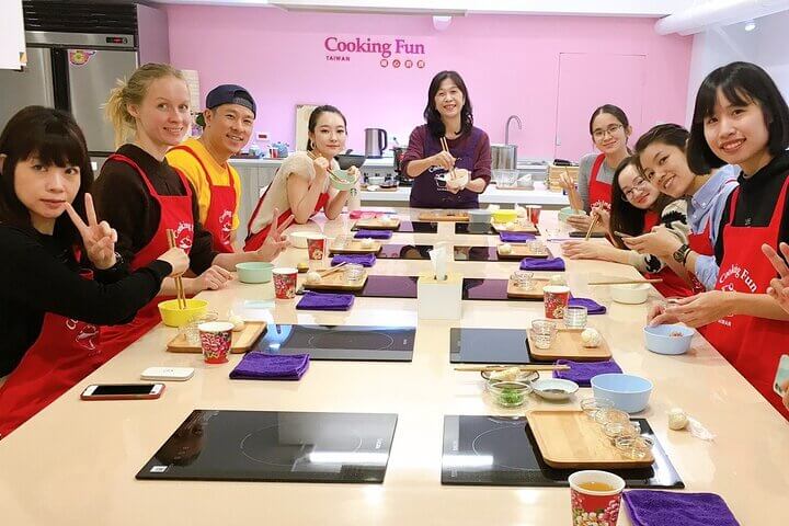 台湾の伝統軽食体験 -C-「大根餅、肉団子のとろみスープ、豆花」日本語対応可能 (Taiwan Cooking Class)