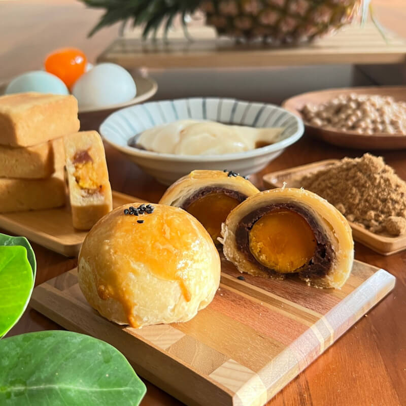Taiwan Traditional Dessert Courses -E-, Pineapple cake with salted egg yolk, Salted yolk pastry, Soybean curd.  (Taiwan Cooking Classes)