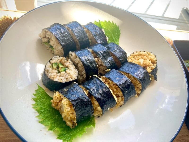 rolled rice with  
Tokushima ingredients 